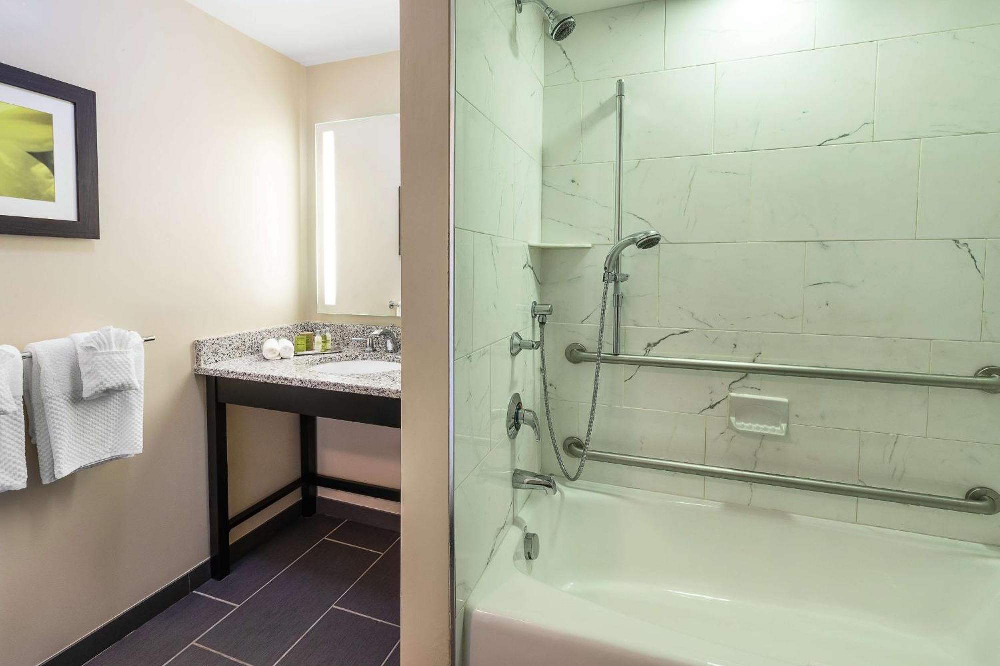 Doubletree By Hilton Cape Cod - Hyannis Hotel Ngoại thất bức ảnh